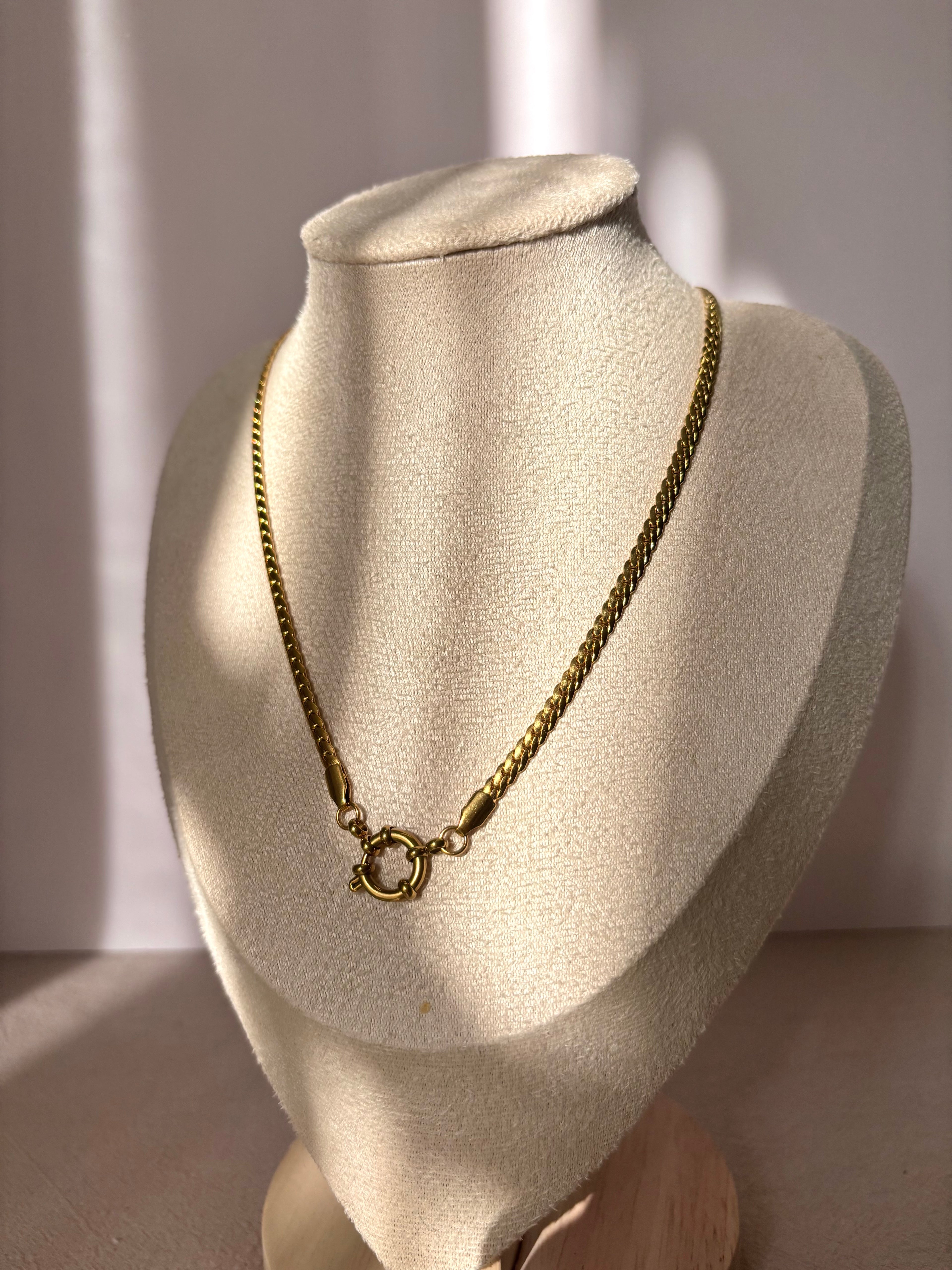 Collar Nuria