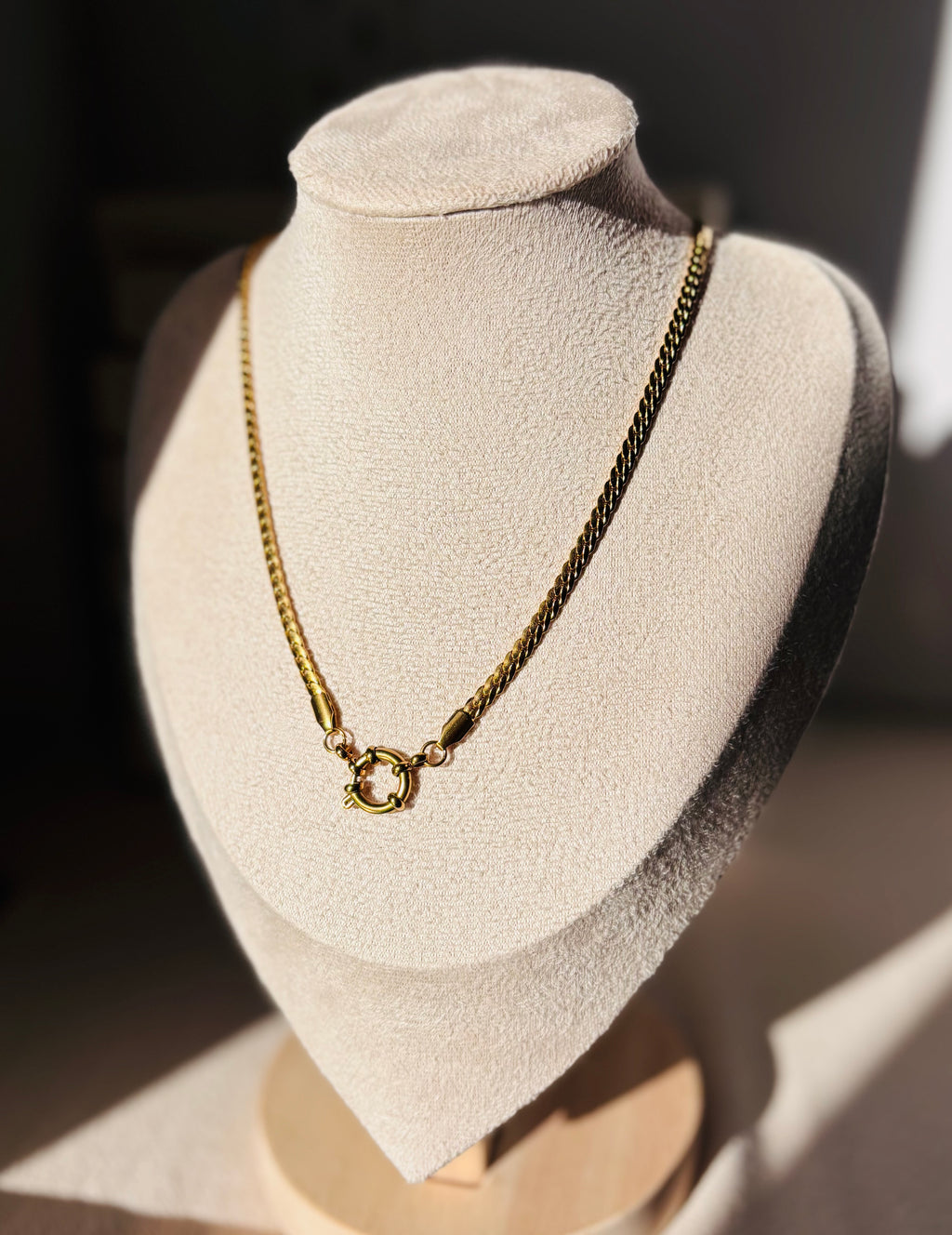 Collar Nuria