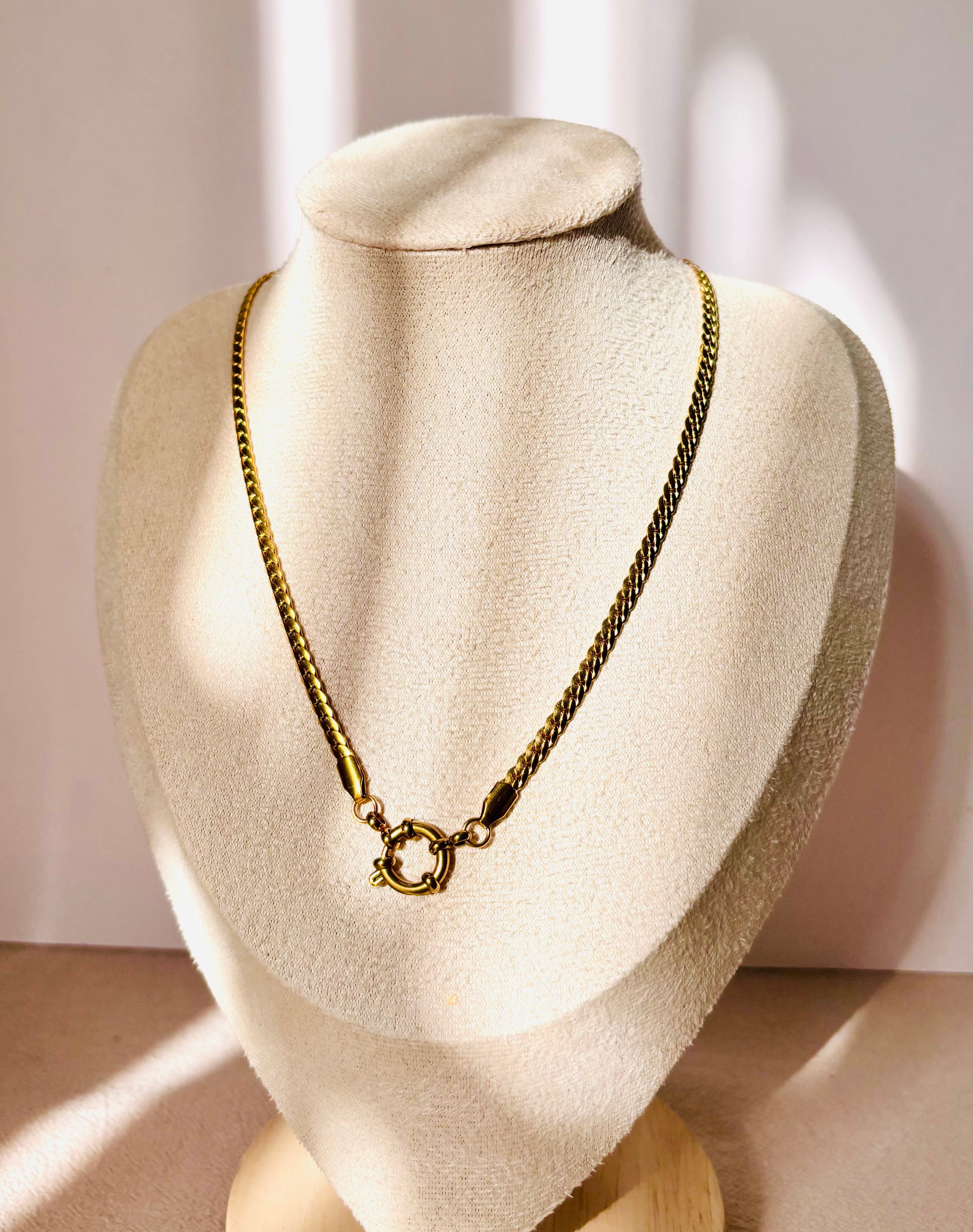 Collar Nuria