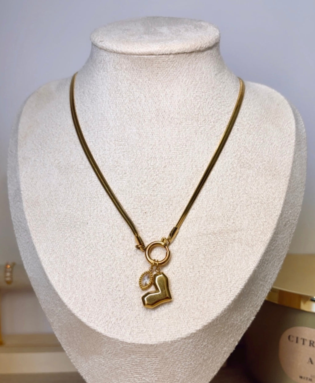 Collar Corina