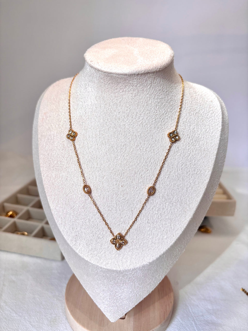 Collar Alba